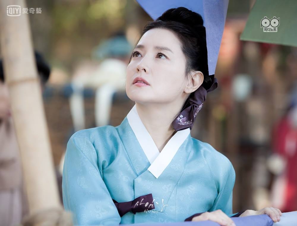 ✿TOP 9- SBS水木劇《師任堂,光的日記》
話題佔有率:3.59%
➔ 下降2個名次
※講述了一名大學講師偶然發現申師任堂的日記並解開日記之謎,揭開了申師任堂的藝術和愛情的故事。