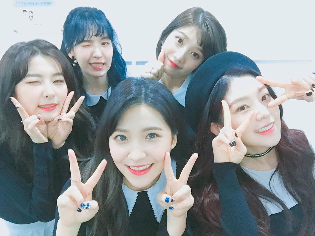 Red Velvet-Irene
Irene的外貌從出道前就被受矚目,出道後對她的美貌的評價更是沒少過,但其他成員也不惶多讓啦,貝貝整團都是完顏團啦♥