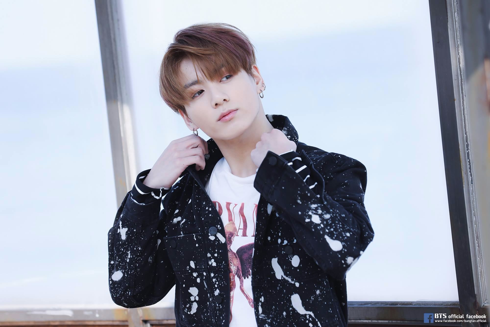 沒有過多的言語,會用行動表達愛的柾國要讓人不愛也難啊❤
也難怪讓六位哥哥們成為超級弟控XDDD
粉絲們入坑後也必定疼愛柾國><
忙內每次cover曲都讓粉絲充滿驚喜~~~
還有剪輯影片、創作的音樂、和進步的英文真的都超值得期待啊!!!ㅠㅠㅠㅠㅠ