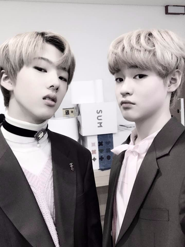忙內ON TOP! Jisung Park!
本名:朴志晟 박지성
DOB:2002 年2 月5 日
國籍:韓國
隊內擔當:忙內,領舞
年紀雖小但實力不容小覷,擅長的舞風是poppin
曾經出演過東方神起允浩前輩的<Champange >MV
從小多才多藝的志晟,不僅僅活躍在舞台上
還參演電影《Go Stop Murder》並在《樹大根深》最後一集中客串出現。