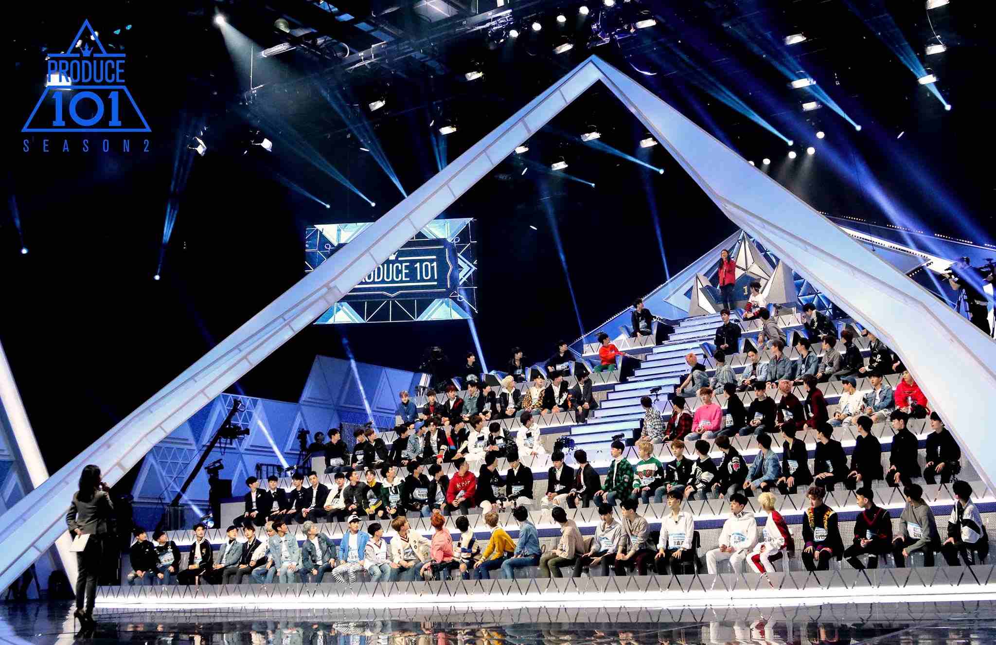 而《PRODUCE 101》男子篇播出以來話題不斷,不論是練習生的過去,或是製作單位的作為,也成為觀眾們討論的目標,最近又因為用餐關係再次掀起爭議,有傳聞說吃飯順序是依照等級發飯,雖然製作單位並沒有出來說明,但許多韓國網友也認為「民以食為天」希望不要連吃飯都用等級做區分