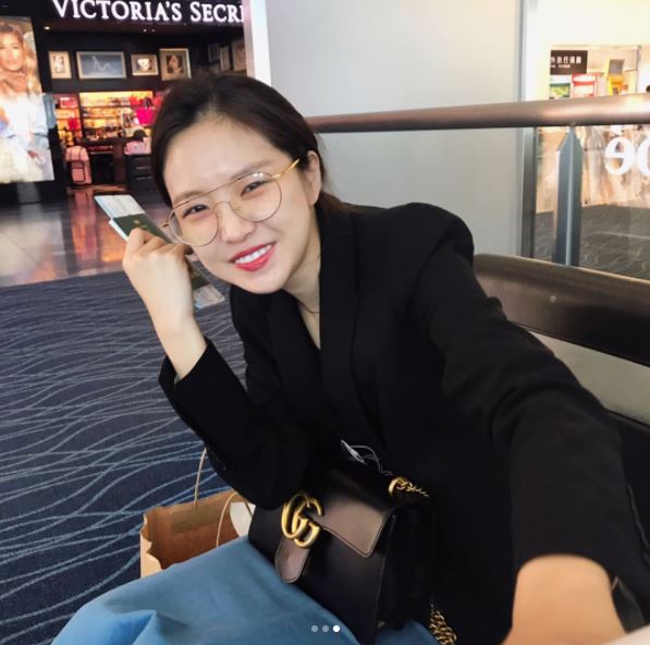 根據報導,撥打威脅電話至警局的男子自稱被 APINK的經紀公司提起告訴,因此憤而決定對成員不利。日前有網友因為在成員娜恩IG留下恐嚇及侮辱性文字,讓娜恩決定提起告訴,但經紀公司PlanA 提到雖然目前正進行法律程序對應惡意留言,但還沒有提起告訴,因此恐嚇男子真正的意圖仍在掌握中