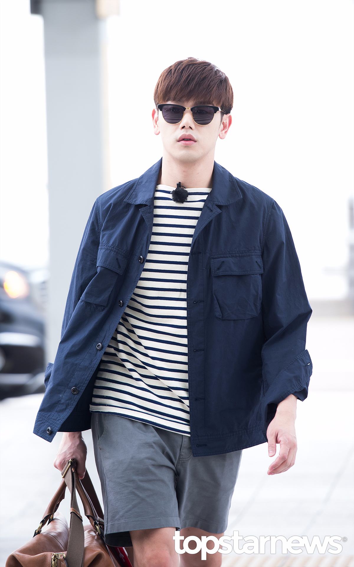 Eric Nam
Eric Nam也是常常被目擊到出現在地下鐵上的明星啊~
也有許多粉絲目擊過Eric Nam搭地下鐵的身影呢!
希望Eric Nam的粉絲也能偶遇他。