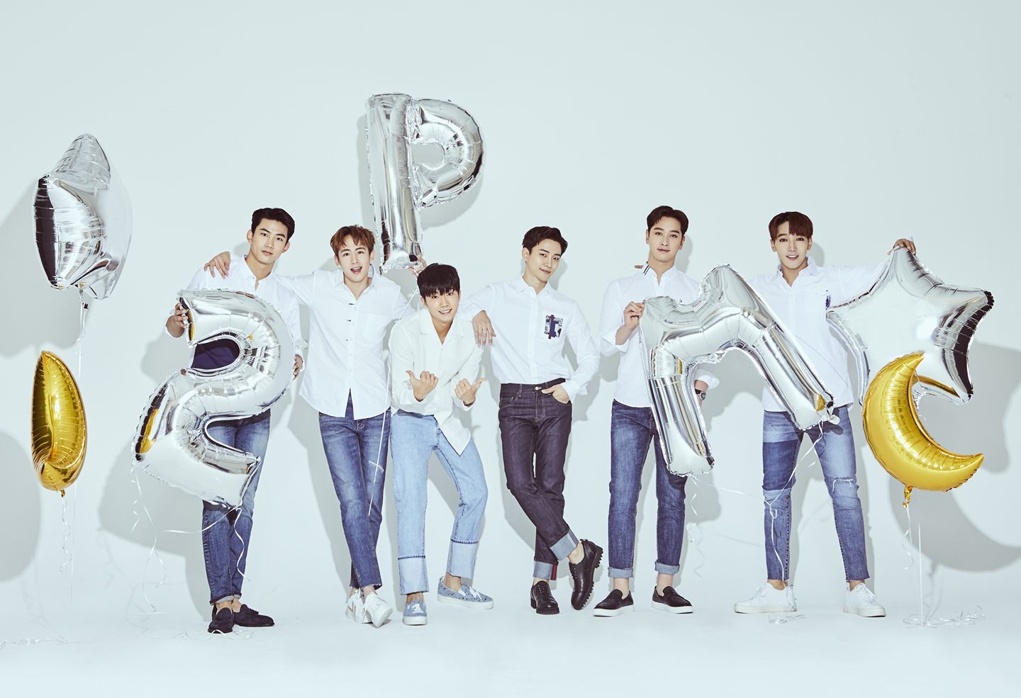 2pm
2013年首次在東京巨蛋舉辦演唱會,而在2016年的時候,2pm選擇東京巨蛋做為在日本舉行第100場演唱會的場地,真的是相當驚人的成績耶!100場演唱會呢~