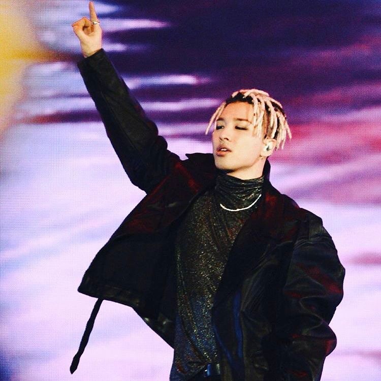 TOP8 BIGBANG 太陽
IG粉絲人數:7,413,153
平均一天粉絲增加人數 :4,007
平均按讚人數:388,910
平均留言數:7,095