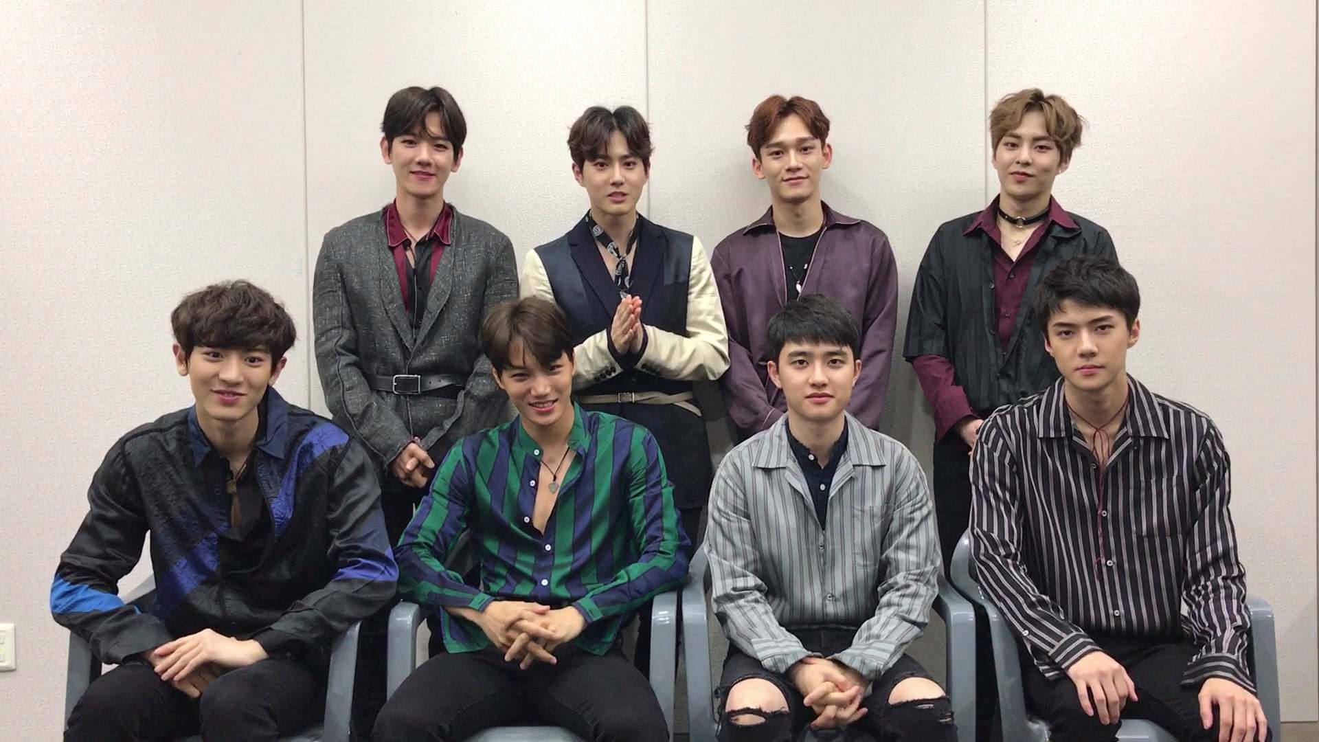 一直傳說要回歸的EXO終於公布即將在7月回歸,距離上一次2016年8月全員回歸正規專輯《LOTTO》將近1年多,不過讓粉絲吃驚的是成員Lay也將缺席此次回歸,本次新專展開活動將以8人體制活動!