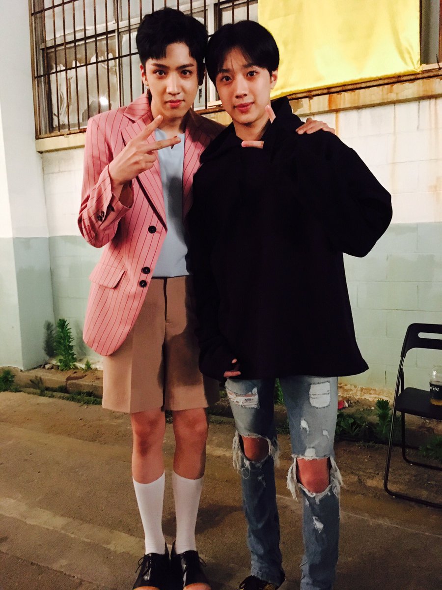 在《PRODUCE 101》結束後,賴冠霖也一直很感謝禹奭哥的鼓勵和教導,而禹奭對於賴冠霖時常將他的名字掛在嘴邊也感到很榮幸,許多粉絲也開始期待兩個人未來會有什麼樣的合作
