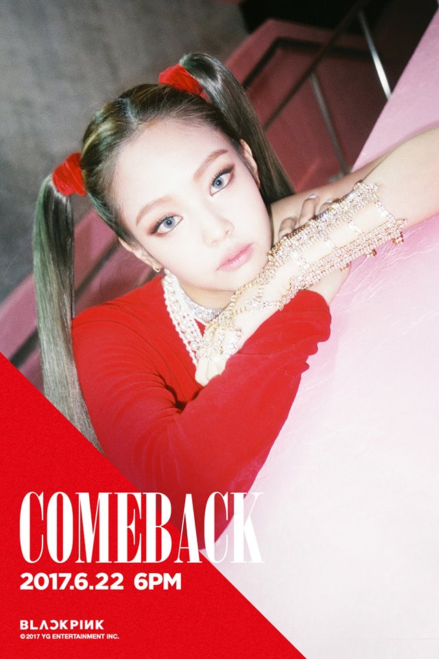 JENNIE這次的造型真的有震撼到偽少女啊!除了非常顯眼的春麗頭之外,偽少女最先注意到的是JENNIE的綠髮色,在某個光源下才會特別明顯,這樣的頭髮看起來超有質感欸!