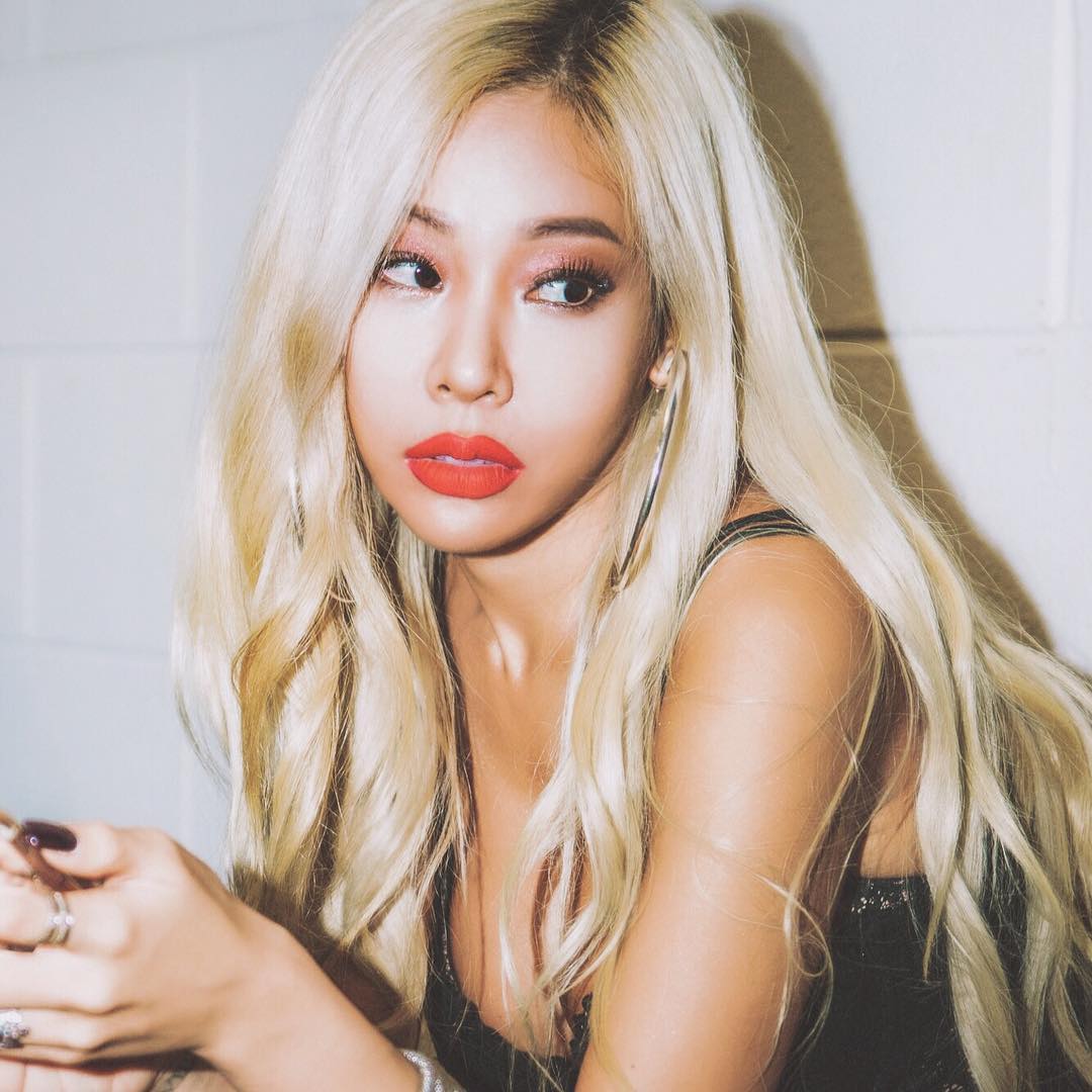 Jessi
饒舌女歌手Jessi也預計在7月回歸,在各大綜藝節目活躍活動中的Jessi,獲得許多粉絲的喜愛,這次的回歸相信也能獲得相當不錯的成績~而這次回歸將是Jessi在出道後首次發行的第一張正規專輯。