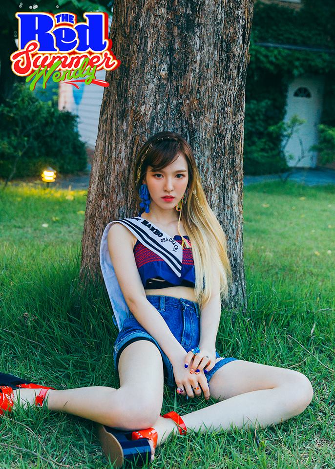 ◇Wendy
到現在為止還是很紅的漸層染髮在Wendy身上就可以看到啦!頭頂部分利用深棕色,在耳朵的位置漸漸染金色,頭髮看起來非常有層次,是最近很流行的特別染髮喔!