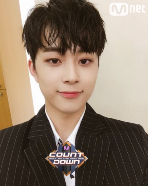 而最近採訪中柳善皓也提到「出演MCD的時候,NU'EST東昊哥介紹了SEVENTEEN和VIXX前輩給我們認識,也看到了很多正在打歌的前輩們,覺得十分新奇。」