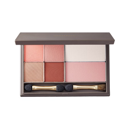 △推薦商品:
眼影部分可以選擇innisfree這次推出的「My Palette」組合,雖然說這個系列是要自己配色,但是比較不懂配色的女孩可以直接選擇這盤헤이즐's 포근한 시나몬 Make-up 1set,顏色都是走非常淡色系的暖色調,很適合使用在Joy這種淡妝上。