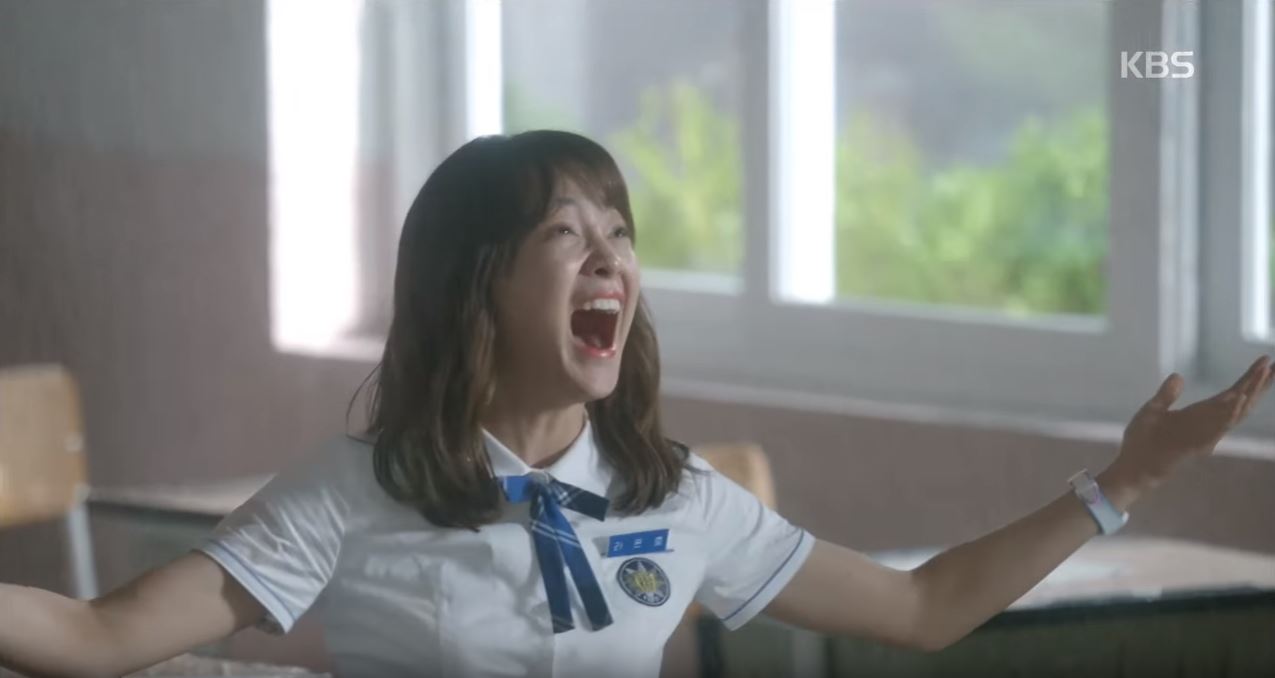 首次擔綱電視劇女主角的金世正也被說演技浮誇,讓人無法入戲。但劇集最主要受批評的原因還是因為劇情雖然一樣在挑戰韓國僵化的升學觀念,但劇集中學校以成績決定給學生吃什麼樣的午餐,考試考到一半有學生惡作劇讓警鈴大響的劇情,還是被說設定脫離現實,編劇一定沒當過學生