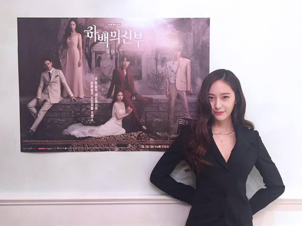 TOP5 f(x) Krystal
獲得票數:843
佔總票數的:9.42%
秀晶的美貌小編根本不用多說啊!就是神顏啊~
而最近Krystaly在戲劇《河伯的新娘》真的是每一次出場,都美到不可方物,可說是名副其實的女神~