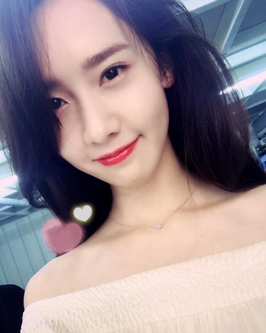 TOP1 少女時代 潤娥
獲得票數:1556
佔總票數的:17.40%
潤娥得第一完全不意外!不管是偶像投票還是粉絲投票亦或是海外投票,潤娥常常都是美貌票選的一位呀~穩坐寶座的潤娥,希望小編有機會能見到潤娥,親自見證神顏的威力~