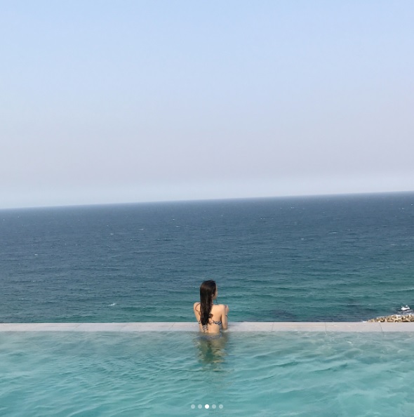 水瓶座:★★★★
別人在看美女,眼睛大吃冰淇淋的時候,水瓶座嘴一定很硬不會承認,甚至還會大言不慚的說:「沒看過美女?又沒什麼特別的!」但其實自己已經把對方從頭到腳通通打量過啦!