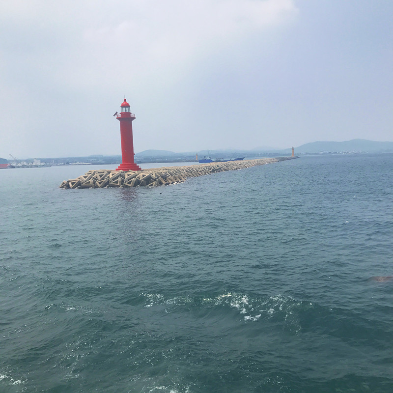 很多女孩們一定覺得去濟州島就是看看大海,拍拍海景,其實還有很多有意思的景點值得你去發現和體驗喔,喜歡拍照的女孩們更是不能錯過!現在就跟小編一起來看看去濟州島必去的打卡地方吧!