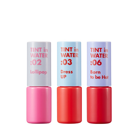 △Aritaum Tint in Water KRW2500 (原價KRW5000)
如果你是喜歡帶小包,或者是有很多唇彩,又或者是出門不喜歡帶太多東西的人,這款唇彩你真的必收集!本身容量較小,所以很好攜帶,質地不會過乾,擦起來水亮水亮又持久,重點是打完折只要台幣67元....這個真的太誇張了啊!