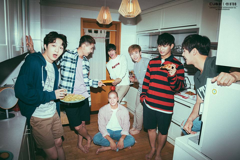 BTOB-過現未愛
作詞: 徐恩光, 李旼赫, 李昌燮, 任炫植, Peniel, 鄭鎰勳, 陸星材
예전도 지금도 앞으로도
過去也 現在也 未來也
사랑해어디에 있더라도
愛你 不管在哪裡
melody melody 영원히 you&me
Melody melody 永遠 You & me