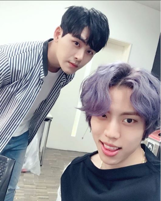 No.3 infinite Hoya
而且其實比較少被提起的「JYP遺珠」,還有INFINITE中能演能歌,就連舞也跳得好的代表Hoya!據報導Hoya過去曾參加過JYP的第2期公開甄選,雖然沒能進入JYP,但看到武林越蓋越大間,就知道HOYA從小公司出發,也是照樣熬出頭啊!