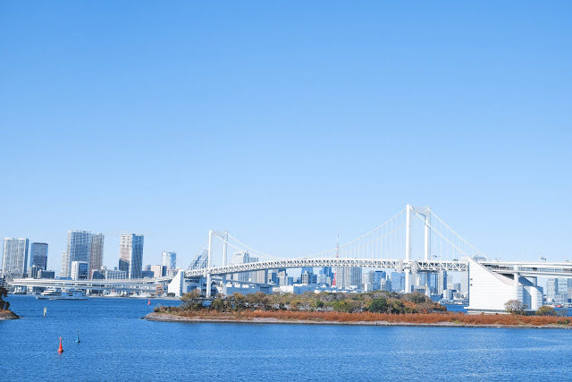 #台場一日遊路線
如果你是個很喜歡逛街的人,那麼就把一天的時間花在台場吧!不然你只會後悔沒多排一點時間,完全逛不夠、玩不夠啊~~~
▶︎建議路線:海鷗線『台場海濱公園or台場站』(Decks、AQUA CITY、富士電視台、Diver City、海濱公園)→海鷗線『電信中心站』(大江戶溫泉物語)→ 青海站(Venus Fort逛街、大観覧車坐摩天輪)