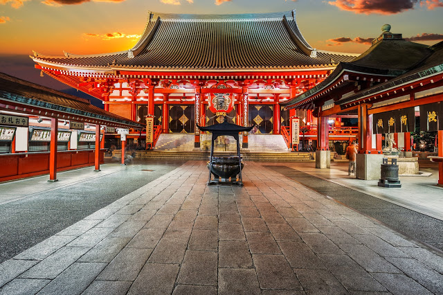 #番外:不想久逛,台場半日遊路線
如果一提到逛街你就興致缺缺,那麼小編就建議台場只安排半天就夠了!可以先到大江戶溫泉體驗穿浴衣、泡湯,再到海濱公園欣賞彩虹大橋、拍個照,最後再到富士電視台參觀,或是也可以相反過來,先去海濱公園與富士電視台,再去大江戶溫泉嘗試日本祭典的氛圍、各種的泉池!