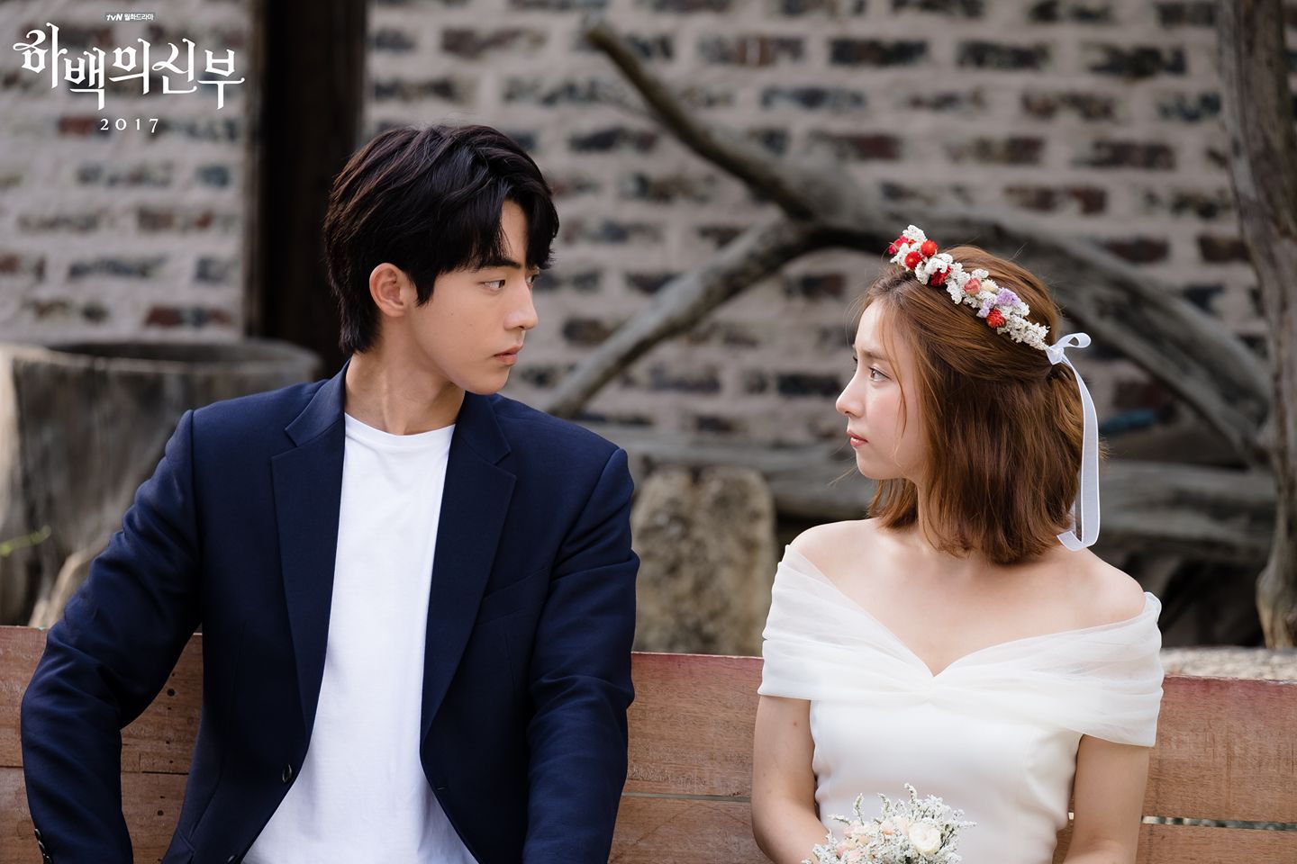 ✿TOP 8 - tvN《河伯的新娘2017》
話題佔有率:5.31%
➔持平
※由申世景、南柱赫、孔明、鄭秀晶等人主演,講述身為人類女性的精神科醫生素兒(申世景 飾),水國之王河伯(南柱赫 飾),風神飛廉(孔明 飾)水國女神武羅(鄭秀晶 飾)的故事。昨天完結篇了.....真的很捨不得阿~~