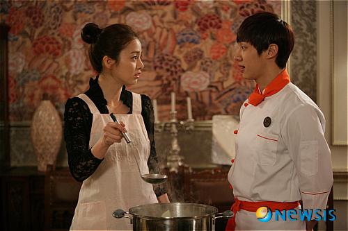 2011 MBC《我的公主》- 飾健一
劇中起光(飾健一)為金泰熙(飾公主李雪)御用廚師中的一員。意外找回的公主一點貴氣都沒有,反而像鄰家大姊姊一般,因此,健一私下都會稱呼李雪為姐姐,兩人互動也很可愛
此部劇起光獲得MBC演技大賞-最佳新人賞