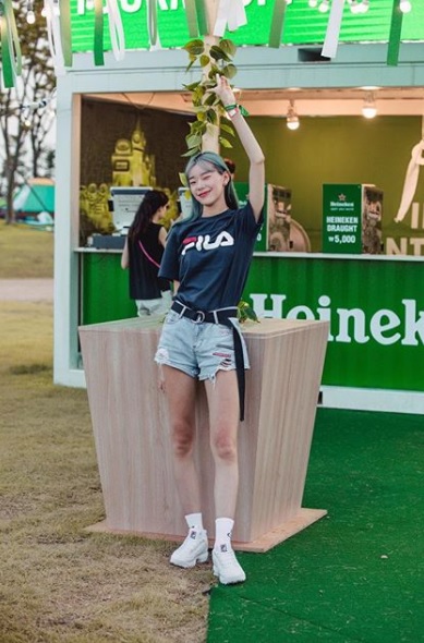 #穿搭類-FILA
最近FILA可說是韓國人的愛牌啊!不管是T-shirt、鞋子還是帽子和包包,一定要有個大大的FILA標誌才行,尤其是韓國的年輕人真的都很愛,這大勢品牌你不能沒有啊!