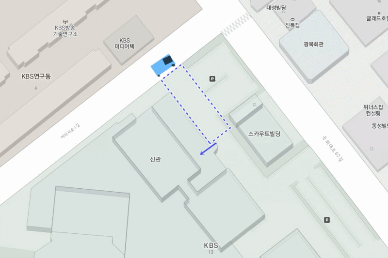 藍色框框就是偶像來上班必經的"上班路"由於越來越多追星族以及記者會來採訪拍攝,所以很多偶像會特別精心打扮來增加曝光機會(一大早上班還要這麼花心思真的好辛苦ㅠㅠ心疼啊~)但是由於電視台還有其他秘密大門,所以有些一早素顏的女團或是名氣太高容易造成暴動的偶像則是會走秘密通道哦!
