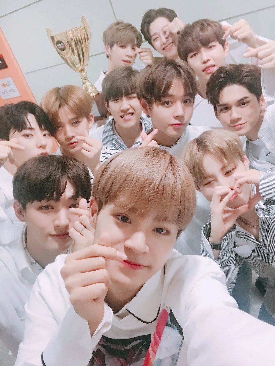 因為PRODUCE101而人氣超火爆的WANNA ONE
TOP11練習生的粉絲集合在一起成為Wannable(粉絲名)
因此都相當熱情
熱情到惹出不少事情