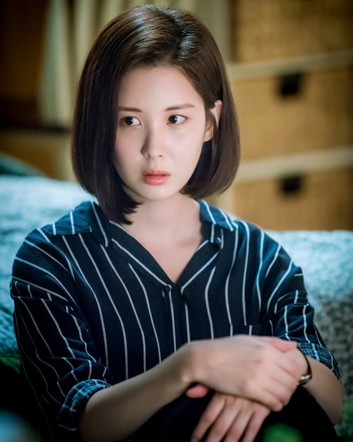 出道至今邁入十週年的少女時代,忙內徐玄也在今年有了新突破,徐玄為了拍攝戲劇《小偷大人》而把留了多年的長髮剪去!這一剪可是粉絲都嚇了一大跳(驚!!!)