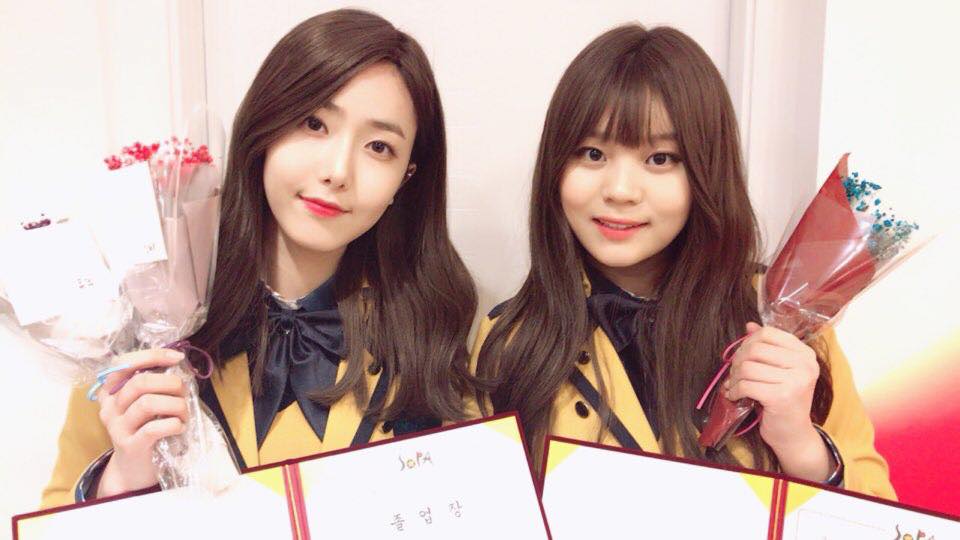 像是GFRIEND的忙內成員Umji,在過去不少人認為她的外型似乎和大家想像的「偶像外型」很不同,Umji過去也曾因為網友對她長相的批評,曾經度過一段沒自信到用「瀏海遮臉」的日子。