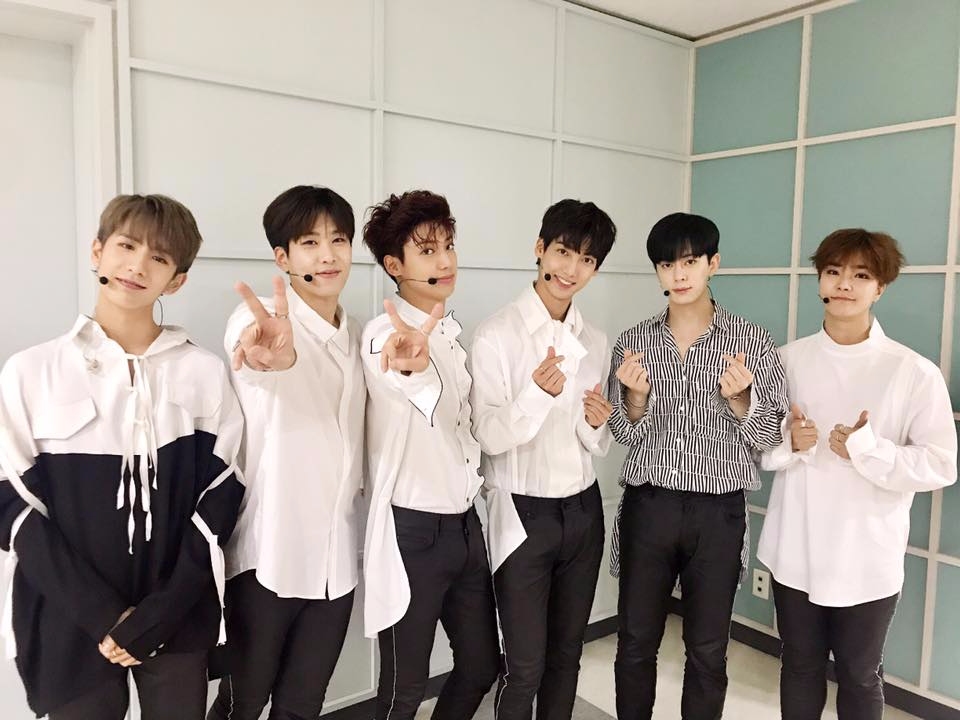 BOYFRIEND-賢星、正珉、東玄、榮旻、光旻、珉玗(全團參加啊...)(11年出道)
剛出道前幾年勢頭不錯的...
可惜空白期過長啊
上個月才時隔兩年回歸的...