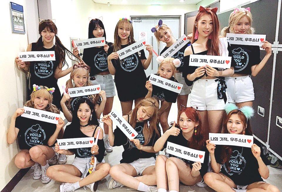 宇宙少女 13名
由韓國STARSHIP娛樂和中國樂華娛樂聯手推出的女子團體,以12名成員在2016年2月25日正式出道,在同年7月11日加入成為新成員團體璉靜,改以13人活動!!!
