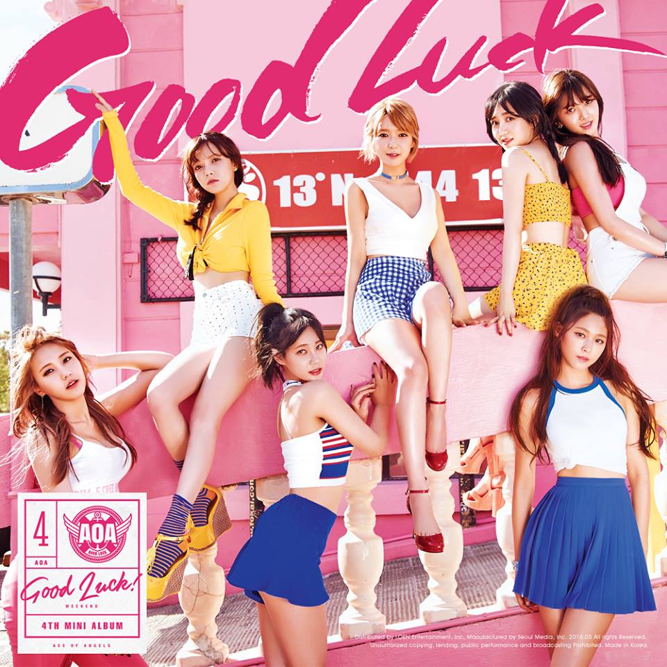 AOA 25.1歲(含草娥)
而3代女團中相對年紀小的代表女團,則還有忙內賴是95年雪炫、96Line澯美的AOA。而且因為出道時忙內澯美的年紀還太小,其實在AOA從人氣邊緣到爆紅時,澯美曾經一度不能調適,甚至曾經離家出走過, 當時甚至還是隊長Jimin去追忙內回家的