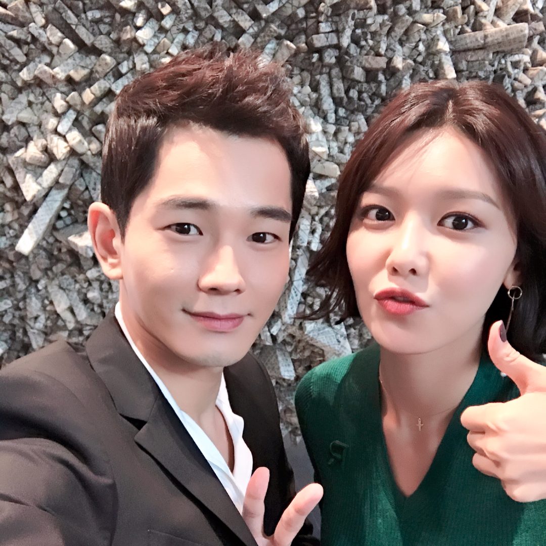 ✿TOP 10 - MBC《做飯的男人》
話題佔有率:4.35%
➔上升17個名次
※由秀英、溫朱莞、徐孝琳、朴鎮宇等人主演,此劇講述在滿是卒婚、不婚、同居不結婚的時代中,面臨家庭危機中的中年男人想要重新尋回幸福家庭的故事。
