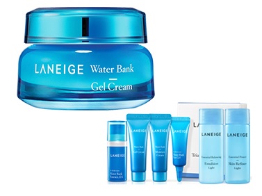 ►LANEIGE Water Bank 原價₩37,000 打折後₩25,900
首先是這款蘭芝的乳霜,不僅價格比原先便宜了許多,甚至還送了很多小樣組合,這根本就是比周年慶還划算啊!打完折扣約台幣688,完全就是開架的價格,很適合為東天乾燥的肌膚做準備喔!