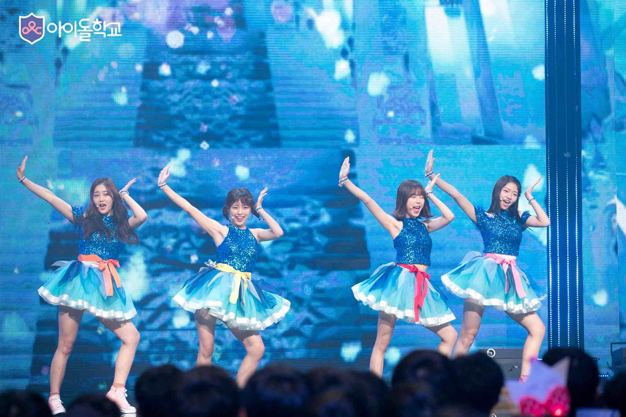 偶像學校和PRODUCE 101的差別是
PRODUCE 101幾乎都有所屬經紀公司
偶像學校都為沒有經紀公司的參賽者
但最終決定出道組是一樣的