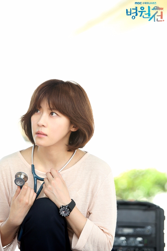 ✿TOP 4 - MBC《醫療船》
話題佔有率:6.79%
➔下降3個名次
※由河智苑、姜敏赫、李瑞元、金仁植等人主演,講述各自背景不同的醫生們,搭船到醫療設施不足的海島上進行救援的故事,而他們與島民、病患接觸的過程中,漸漸成長為穩重懂事且能夠治癒心靈的真正醫生