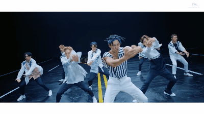 EXO KAI
姜丹尼爾的舞神偶像EXO的KAI !
只要開始表演,他的一舉一動都掌控著整個舞台啊!
作為EXO的主領舞,KAI所展現的舞台魅力真的很驚人呢~
雖然面無表情的時候有點冷漠的感覺XD