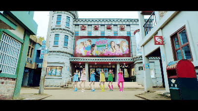 而在5月接著發表了單曲二輯《MAYDAY》,展現了APRIL音樂的多樣性,呈現了她們逐漸成長的樣貌。
接續著即將發行的《Eternity》,APRIL也成為了一年3回歸的代表女團了!