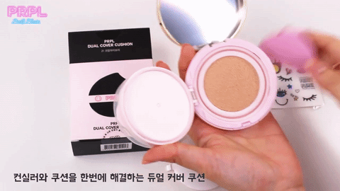 氣墊粉餅的防曬力則是最高的SPF50+ PA+++,由於防曬力高通常妝感會比較厚重,所以很少有氣墊粉餅可以做到這麼高的防曬係數!趕時間時可以省去擦防曬的時間超棒啊!