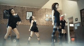 4、 miss A – ‘Bad Girl, Good Girl’
miss A 一出道就拿下一位的歌曲!
趴在地上向前爬的動作... ㅠㅠ