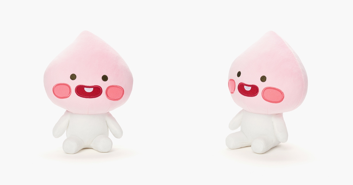 ◆25cm plush little friends-Apeach 24,000KRW 約640元
可愛的Apeach 也是不少人的愛,像是這款25公分的玩偶也是熱賣商品。而且體積不會過大,就算帶回來台灣也沒有站行李空間啊~以640元的價格來說小編個人覺得很合理。