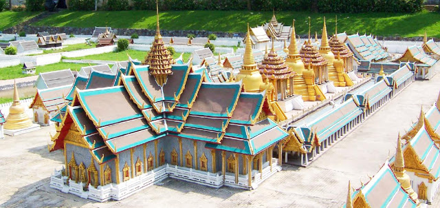 7. 泰國芭達雅 小人國迷你博物館 Mini Siam
不只台灣桃園有小人國,泰國也有小小世界!位於芭堤雅市近郊的小人國迷你博物館為世界第四大的微型景觀,擁有各種等比例縮小的世界著名建築,如泰國的大皇宮、玉佛寺、英國的大笨鐘、義大利比薩斜塔、羅馬競技場等,讓你一次遊歷數百個不同世界文化遺產地~