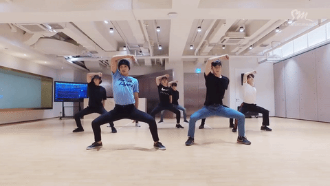 *EXO-The Eve
腹部肌群訓練!雙腿打開呈ㄇ字型,從胸部開始用力把力量往下傳,順序:胸→腹→腰→臀算一個move,速度記得要很慢!一次至少做15個move!腹肌就是這樣訓練的!