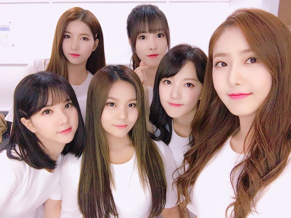 GFRIEND
SinB-Versace Bright Crystal
Yerin-ANNA SUI romantica exotica