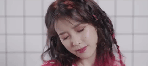 更威的是上榜的IU、TWICE、BLACKPINK
都有上榜人氣歌謠