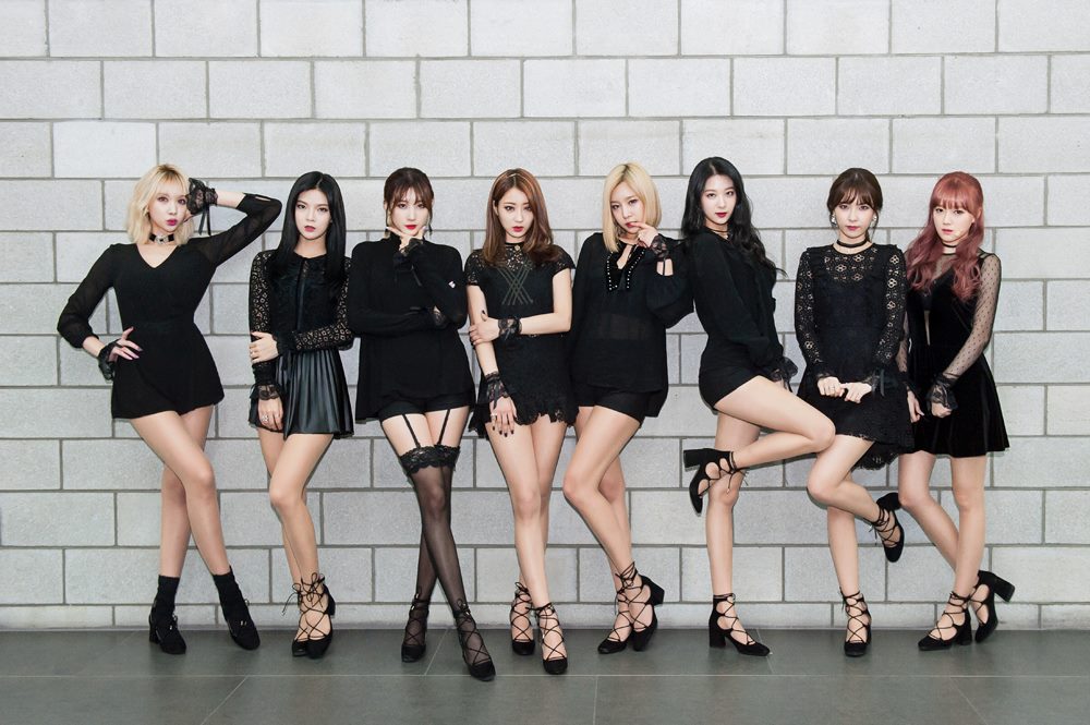Nine Muses
Nine Muses真的經歷過很多次人員變動,所以小編就不先一一詳述了!但是Nine Muses最成功的一次新成員加入,應該就是2012年加入倞利的這個選擇吧~因為倞利漂亮的外觀加上爽快的個性,以及不錯的歌唱實力,讓大眾也開始關注她,連帶也帶動的Nine Muses的人氣成長!
只是很可惜的最後Nine Muses只剩四個成員仍在活動中啊ㅠㅠ